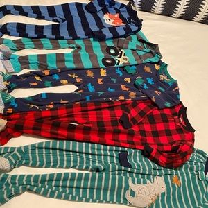 Set of 5 footed fleece boys pajamas. Size 3T. Carter’s brand.